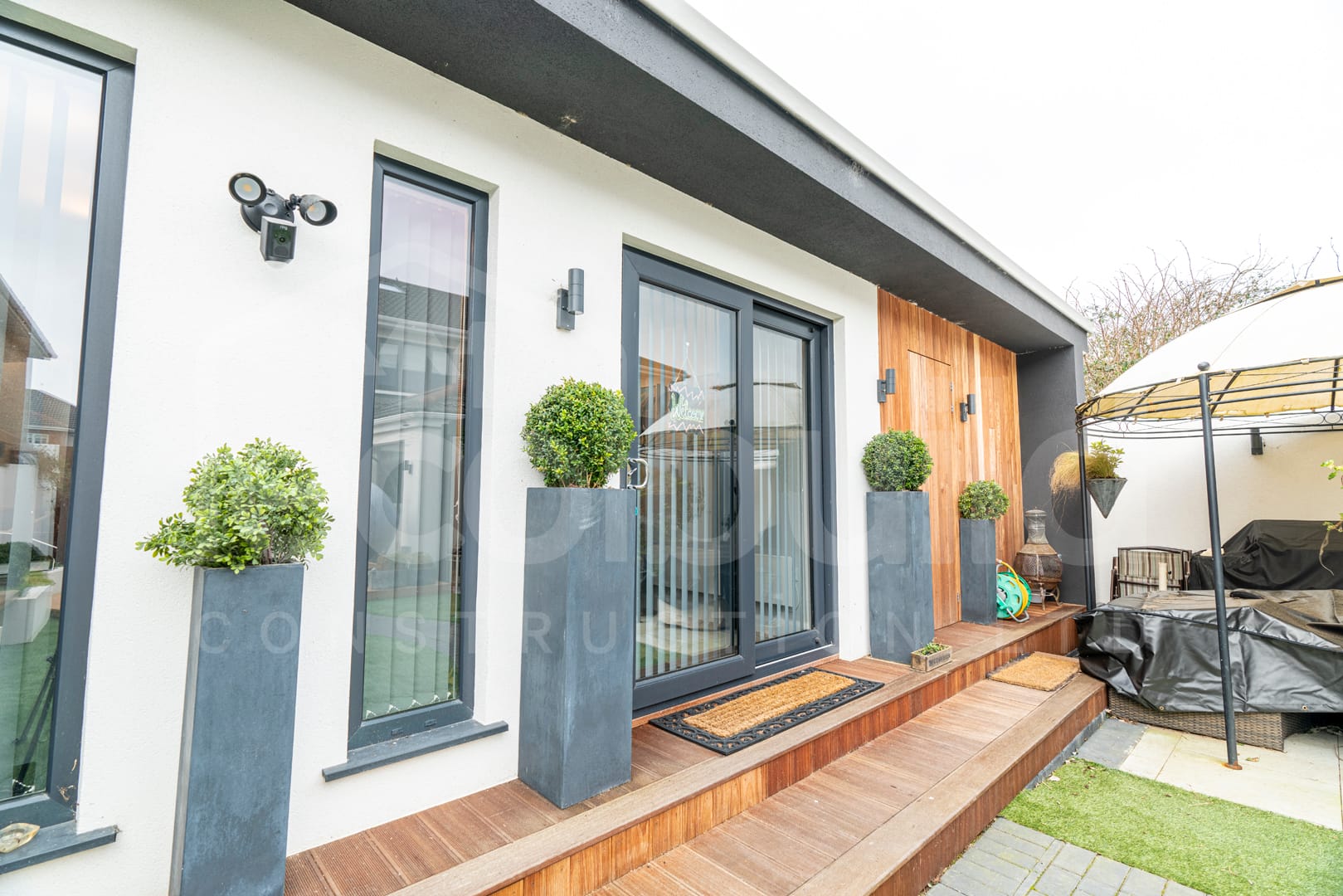 Triangle Garden Office + Storage